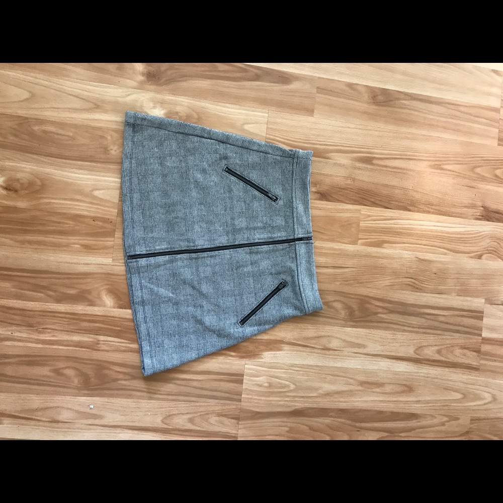 Short plaid skater skirt